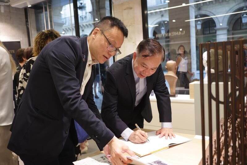 Le ministre Chen Li de l’ambassade de Chine